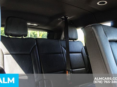Used 2025 Chevrolet Suburban Z71 AWD/4WD image 19