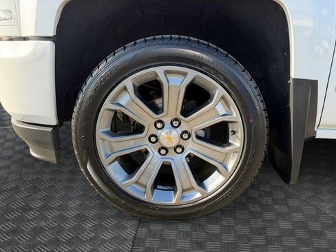 Used 2017 Chevrolet Silverado 1500 LTZ Z71 w/ LTZ Plus Package AWD/4WD image 14
