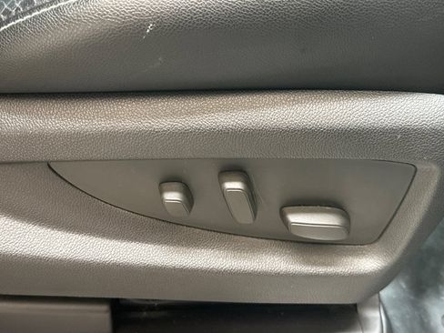 Used 2015 Chevrolet Tahoe LT RWD image 25