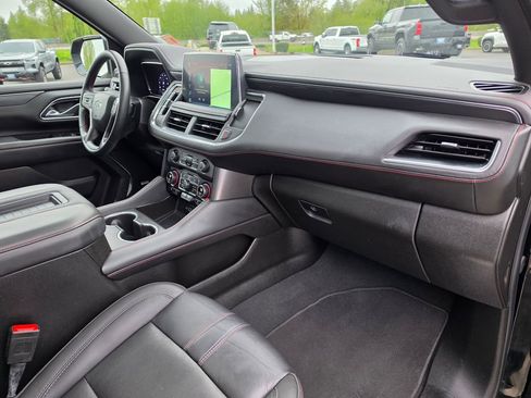 Used 2024 Chevrolet Suburban RST w/ Luxury Package AWD/4WD image 33