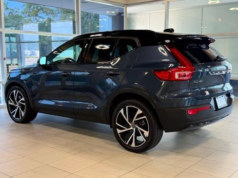 Used 2022 Volvo XC40 T5 R-Design w/ Advanced Package AWD/4WD image 14