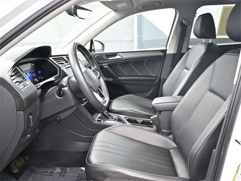 Used 2022 Volkswagen Tiguan SE image 10