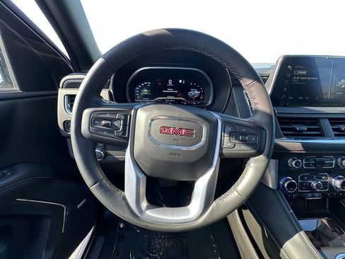 Used 2023 GMC Yukon SLT w/ SLT Luxury Package AWD/4WD image 12