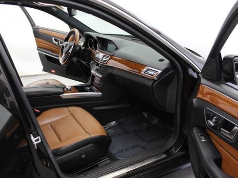 Used 2014 Mercedes-Benz E 350 4MATIC Sedan image 18