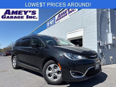 Used 2017 Chrysler Pacifica Touring-L Plus w/ Advanced Safetytec Group