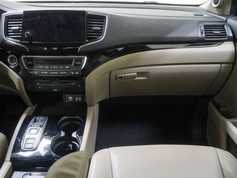 Used 2022 Honda Pilot Touring image 38