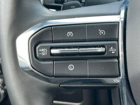 Used 2025 GMC Yukon XL Denali AWD/4WD image 25