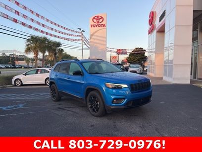 Used 2023 Jeep Cherokee Altitude Lux