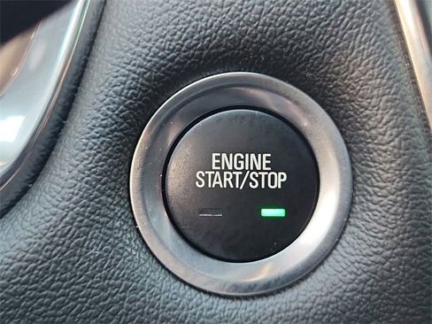 Used 2023 Chevrolet Traverse LT image 16