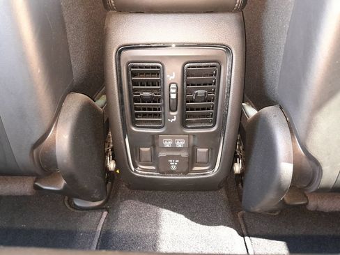 Used 2020 Jeep Grand Cherokee Limited w/ Trailer Tow Group IV AWD/4WD image 34
