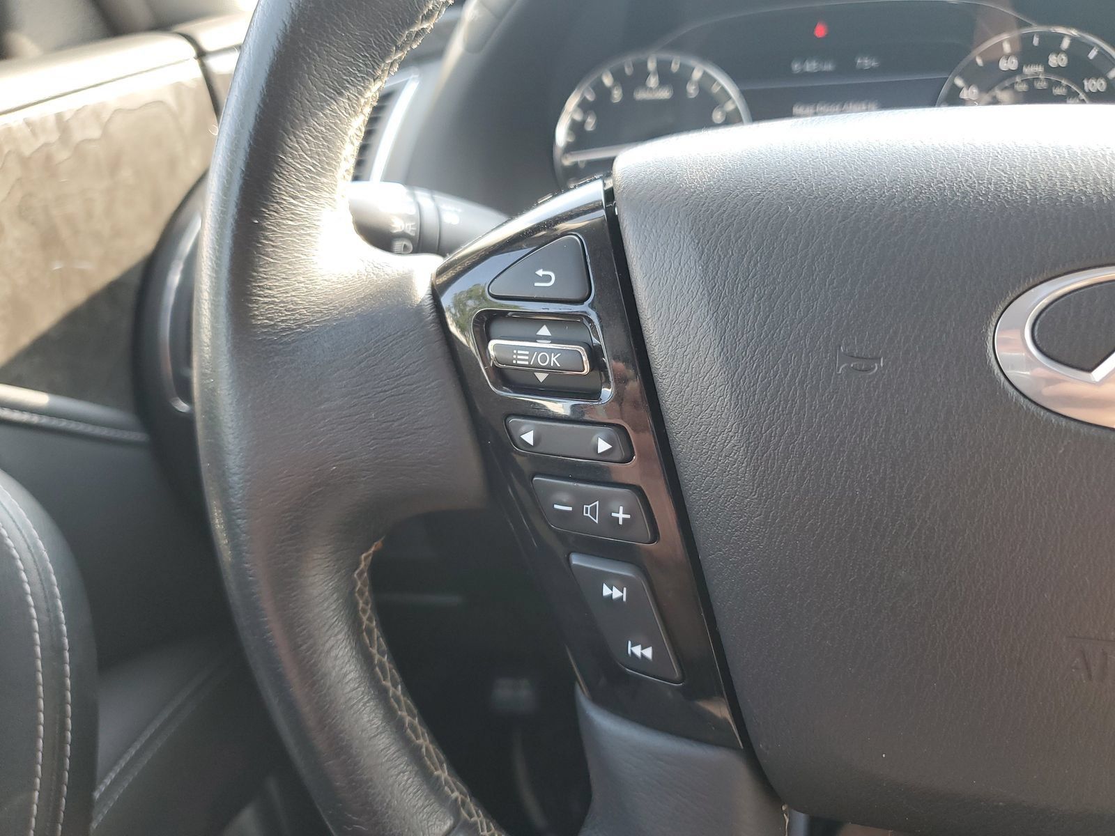 Used 2023 INFINITI QX80 Luxe w/ Cargo Package AWD/4WD image 24