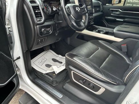 Used 2019 RAM 1500 Laramie w/ Sport Appearance Package AWD/4WD image 10