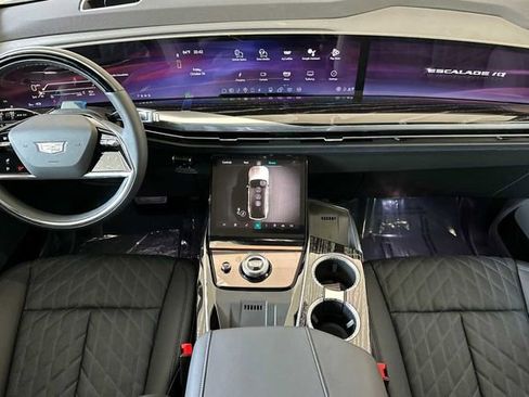 New 2025 Cadillac Escalade IQ Sport 1 w/ LPO, ONYX Package image 13