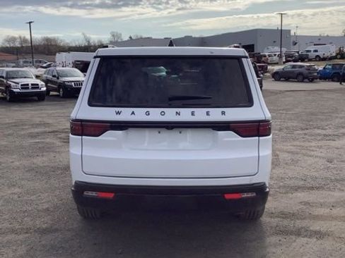 Certified 2024 Jeep Wagoneer Series II image 6
