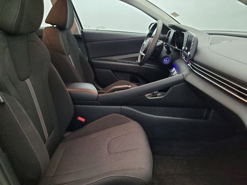 Used 2021 Hyundai Elantra SE FWD image 21