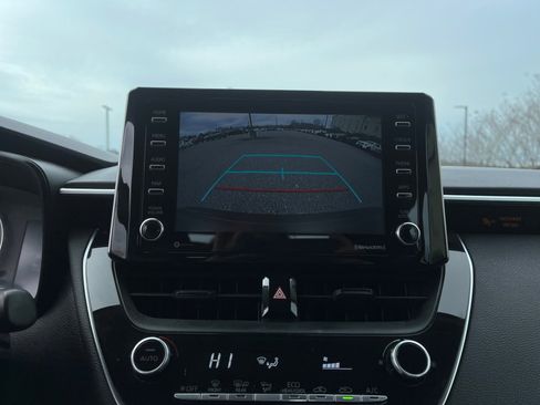 Used 2021 Toyota Corolla LE image 21