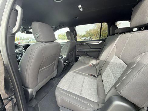 Used 2025 GMC Acadia Elevation image 14