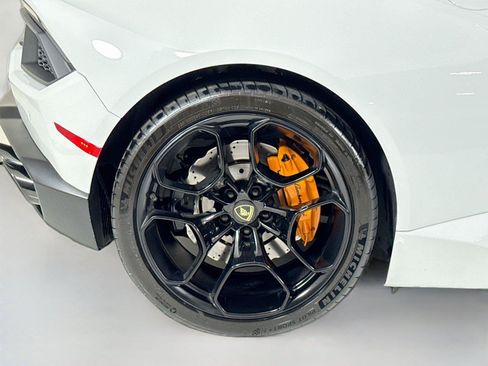Used 2018 Lamborghini Huracan LP 580-2 RWD image 35