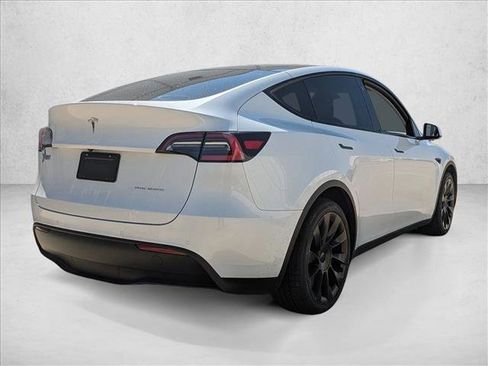 Used 2021 Tesla Model Y Long Range image 5