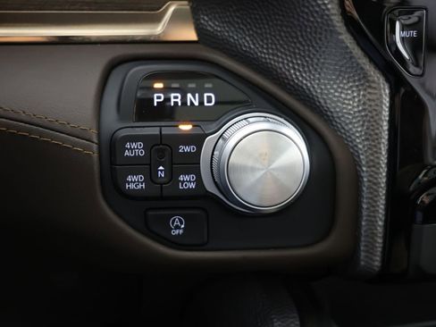 Used 2025 RAM 1500 Limited AWD/4WD image 6
