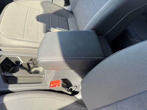 Used 2024 Volkswagen Taos SE image 14