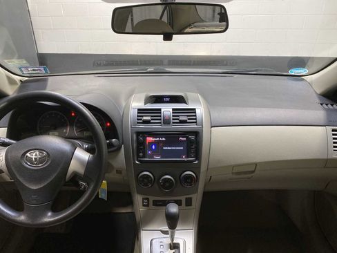 Used 2013 Toyota Corolla LE image 10