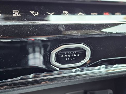 New 2026 Jeep Grand Cherokee L 2WD image 13