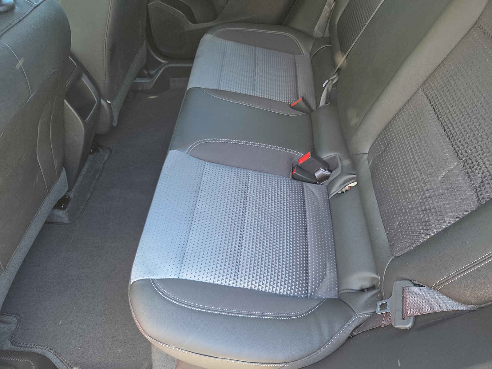 Used 2025 Chevrolet Trax LT w/ LT Convenience Package FWD image 22