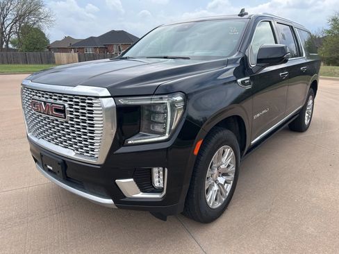 Used 2024 GMC Yukon XL Denali AWD/4WD image 1