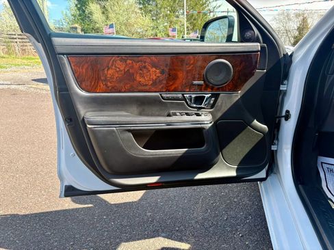 Used 2016 Jaguar XJ L Portfolio image 11