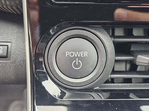 Certified 2025 Subaru Solterra Premium image 34