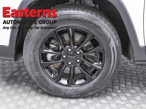 Used 2023 Jeep Cherokee Altitude Lux image 33