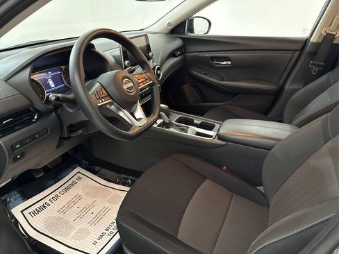 Used 2025 Nissan Sentra SV FWD image 11