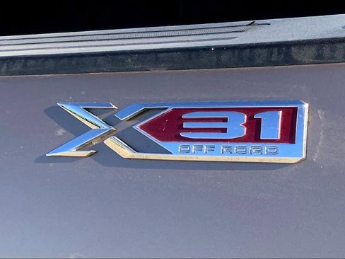 Used 2023 GMC Sierra 2500 SLE w/ X31 Off-Road Package image 28