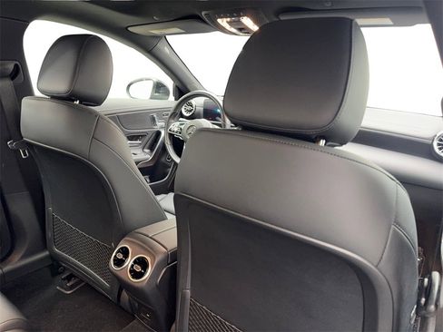 Used 2023 Mercedes-Benz CLA 250 4MATIC w/ Premium Package image 40