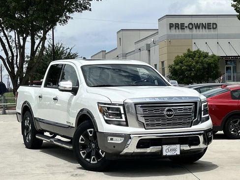 Used 2023 Nissan Titan Platinum Reserve w/ Moonroof Package RWD image 2