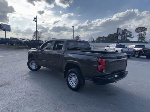 Used 2024 Chevrolet Colorado W/T image 3