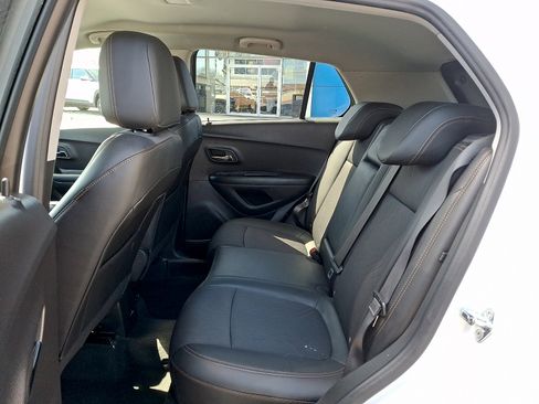 Used 2022 Chevrolet Trax LT w/ Sport Edition image 11