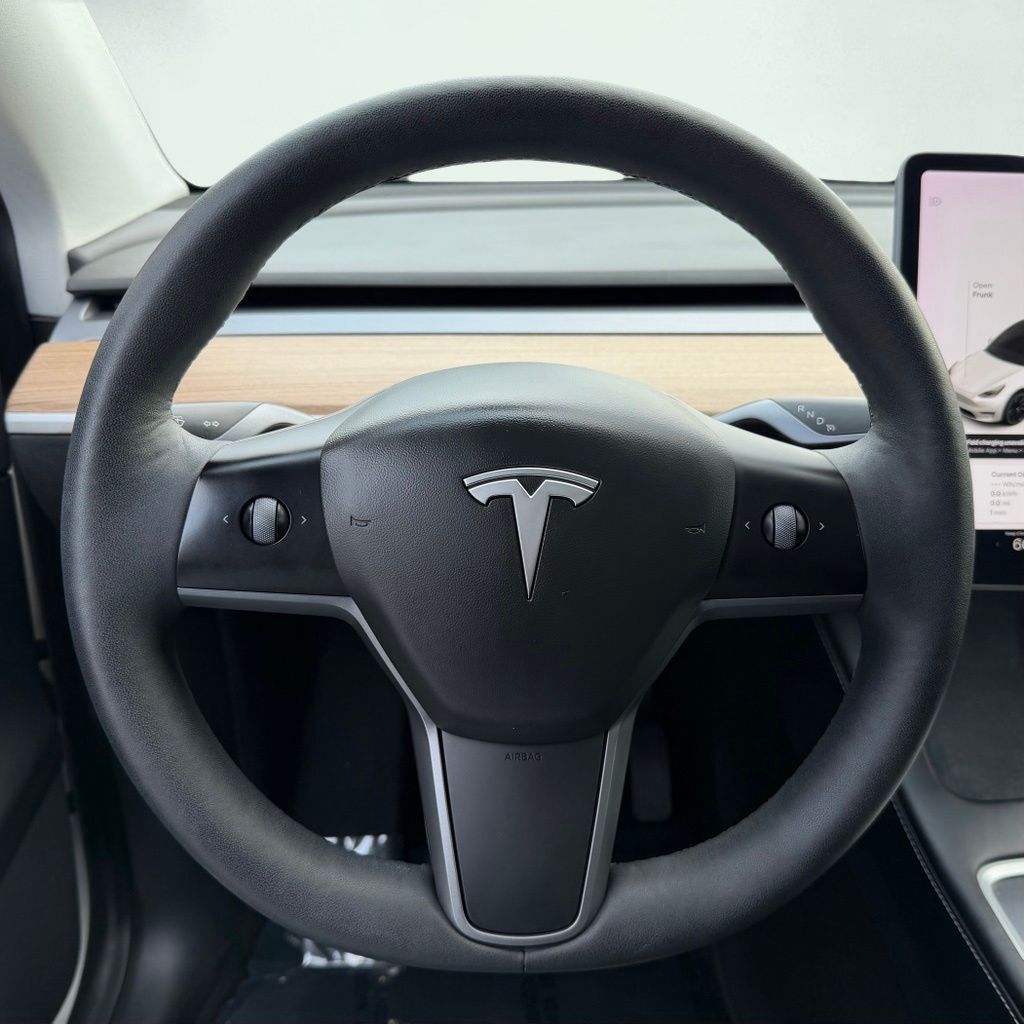 Used 2021 Tesla Model Y Long Range AWD/4WD image 37
