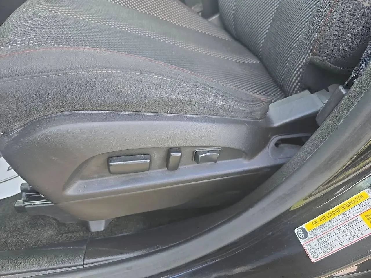 Used 2017 Chevrolet Equinox LT w/ Convenience Package FWD image 10