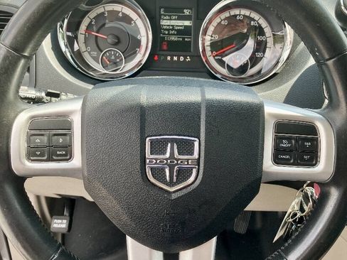 Used 2015 Dodge Grand Caravan SXT w/ Rear Park Assist Package FWD image 11