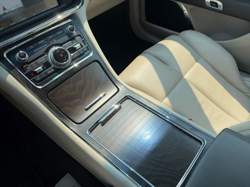 Used 2018 Lincoln Continental Select w/ Continental Climate Package AWD/4WD image 27
