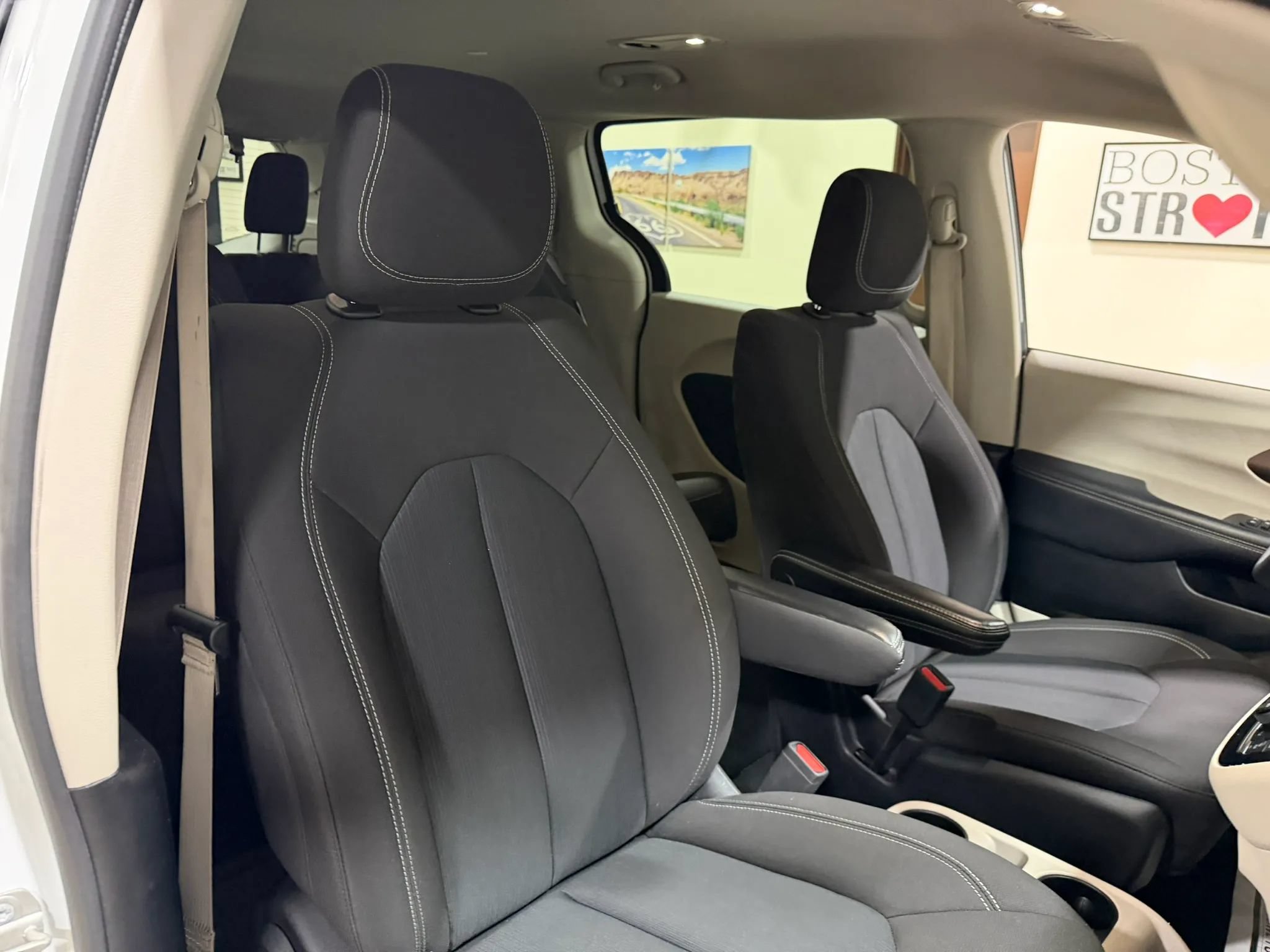 Used 2023 Chrysler Voyager LX FWD image 35
