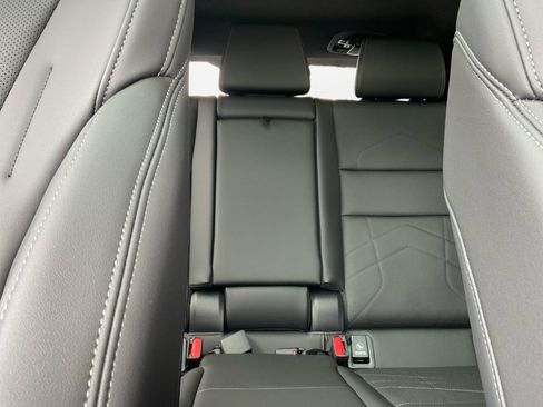 Certified 2025 BMW X2 xDrive28i w/ Technology Package image 12