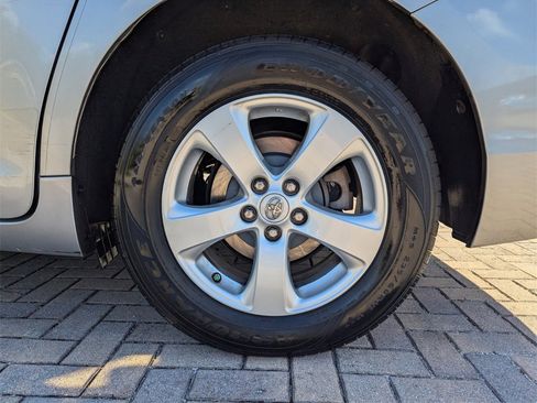 Certified 2017 Toyota Sienna L image 20