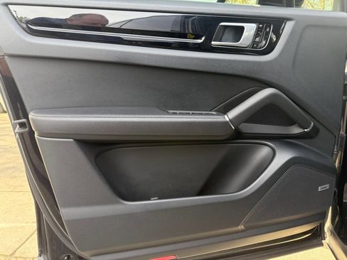 Used 2019 Porsche Cayenne image 19