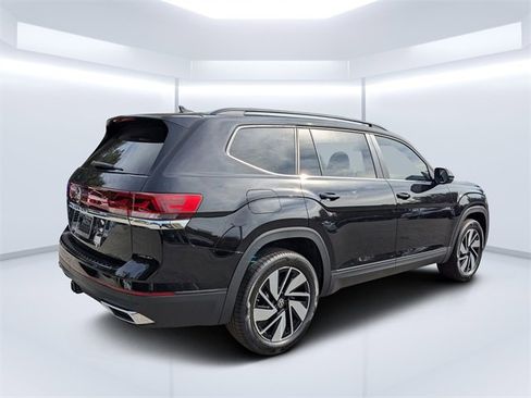 New 2026 Volkswagen Atlas SE image 3
