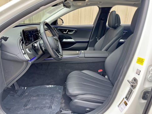 Used 2025 Mercedes-Benz E 350 Sedan w/ Winter Package image 17