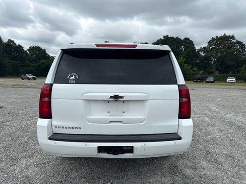 Used 2015 Chevrolet Suburban LT RWD image 4