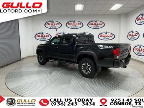Used 2018 Toyota Tacoma TRD Off-Road w/ Technology Package AWD/4WD image 6